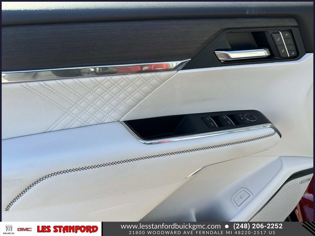 Used 2024 GMC Acadia Denali image 18