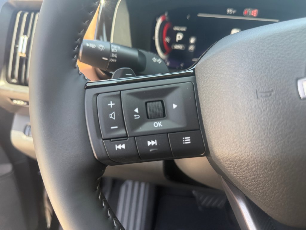 New 2026 Nissan Pathfinder Platinum AWD/4WD image 24