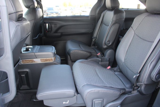 New 2026 Toyota Sienna Platinum AWD/4WD image 13