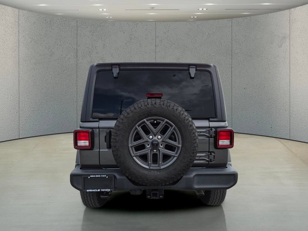 Used 2024 Jeep Wrangler Unlimited Sport AWD/4WD image 6