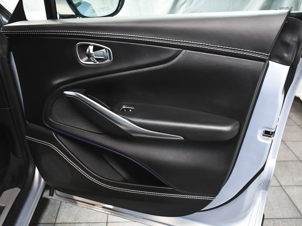 Used 2021 Aston Martin DBX image 14