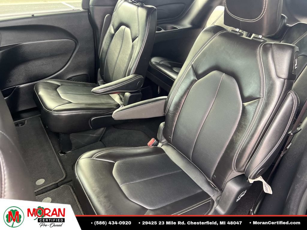 Used 2025 Chrysler Pacifica Select FWD image 12