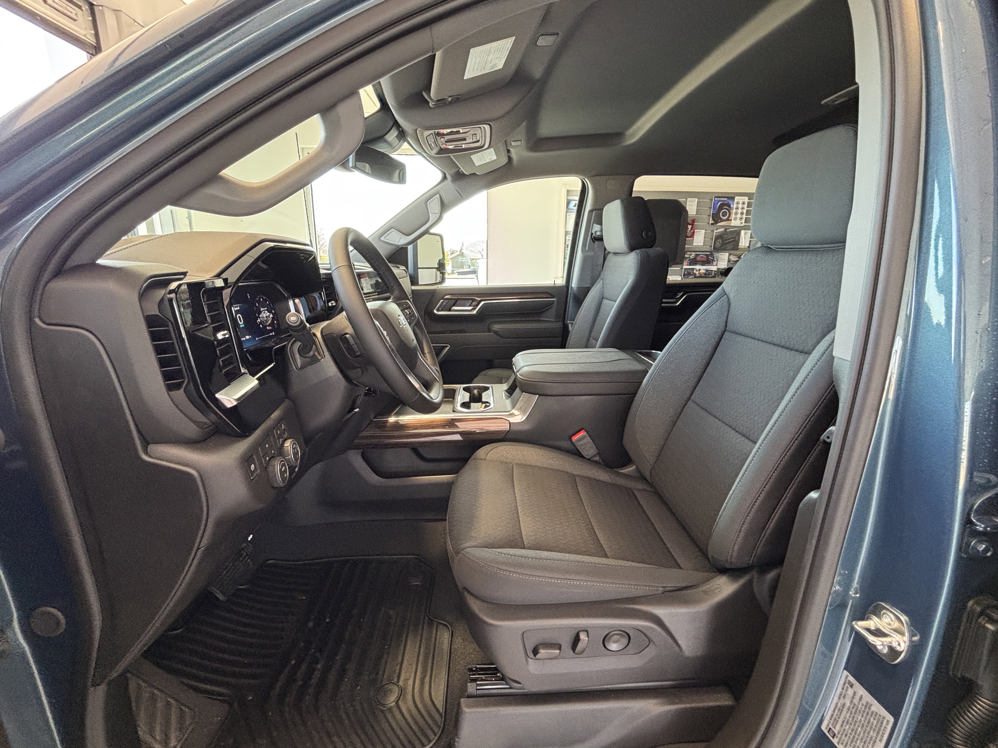 New 2026 Chevrolet Silverado 2500 LT w/ Trail Boss Package AWD/4WD image 9