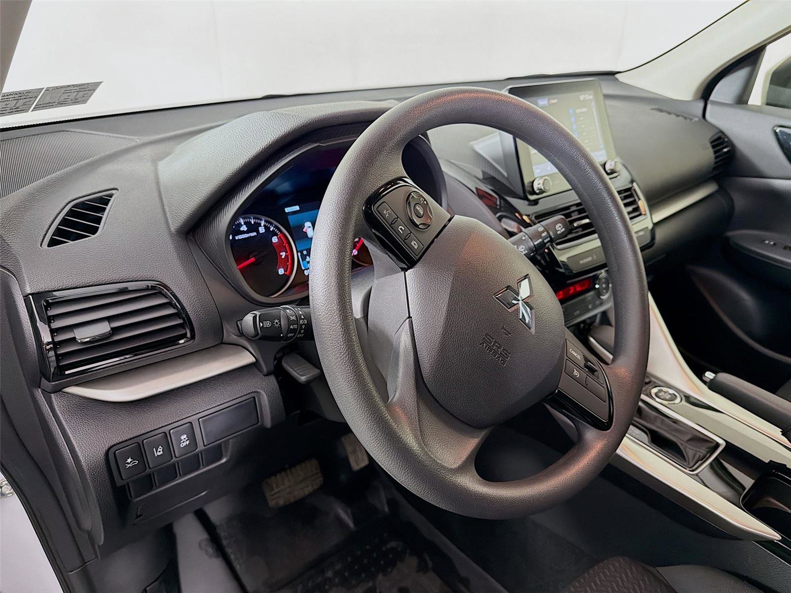 Used 2024 Mitsubishi Eclipse Cross Ralliart AWD/4WD image 9