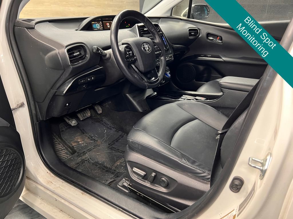 Used 2019 Toyota Prius XLE FWD image 3