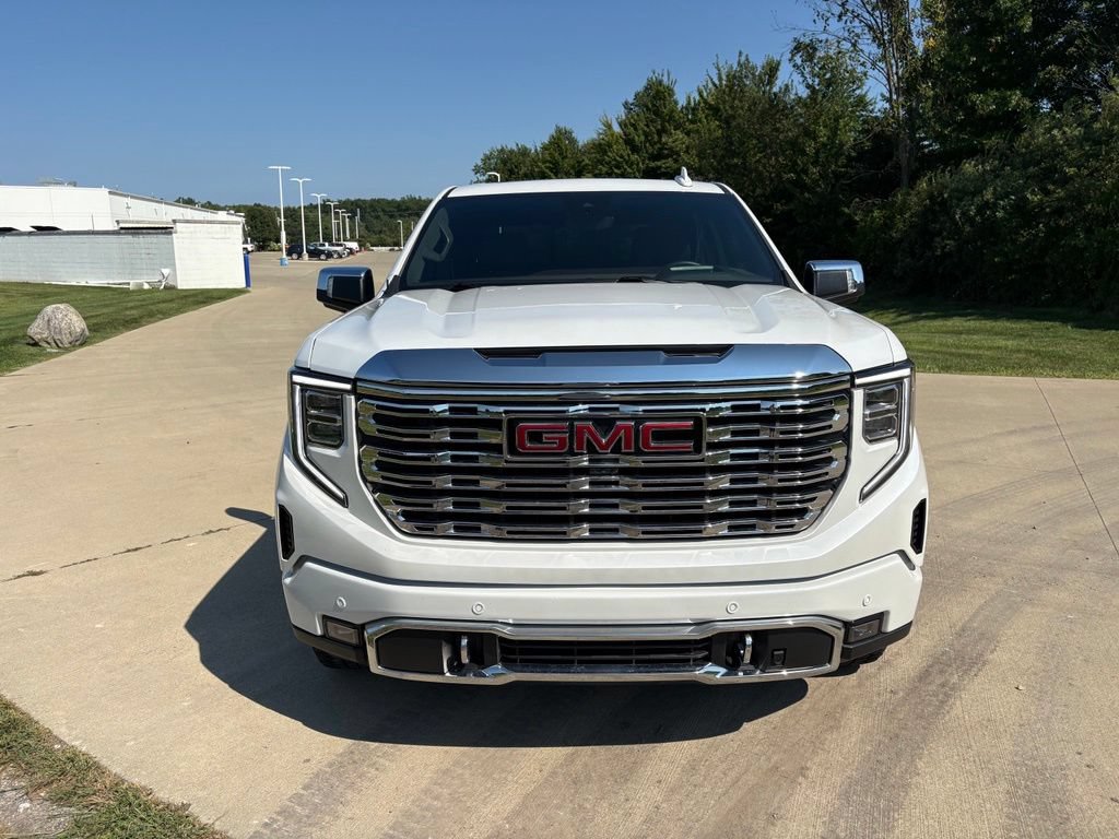 Used 2024 GMC Sierra 1500 Denali w/ Technology Package AWD/4WD image 12