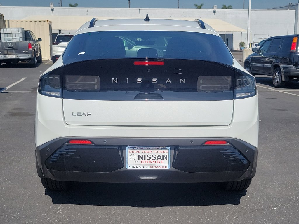New 2026 Nissan Leaf Platinum+ w/ Cargo Package (Platinum+) FWD image 6