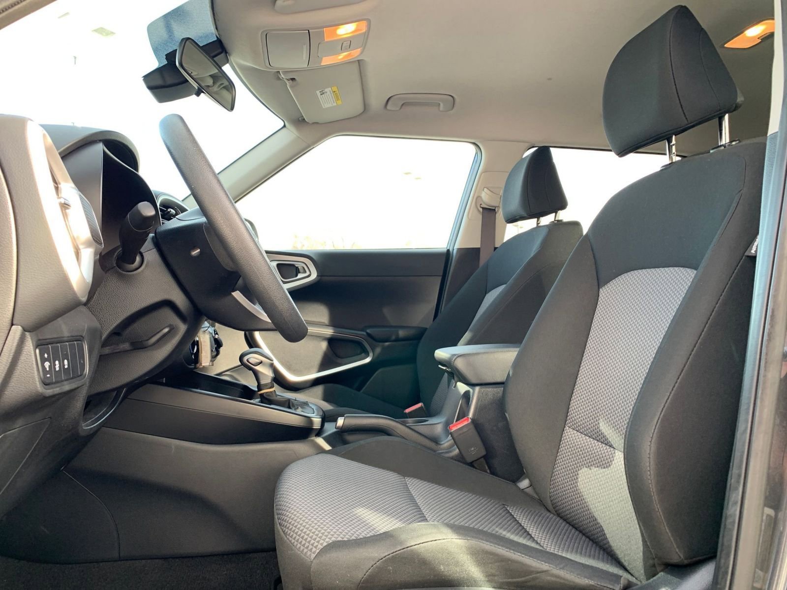 Used 2025 Kia Soul LX w/ LX Technology Package image 24