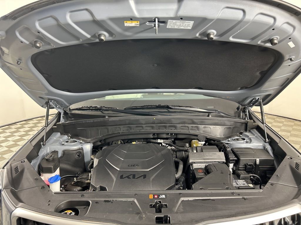 Used 2023 Kia Telluride EX w/ EX Captain's Chair Package image 11