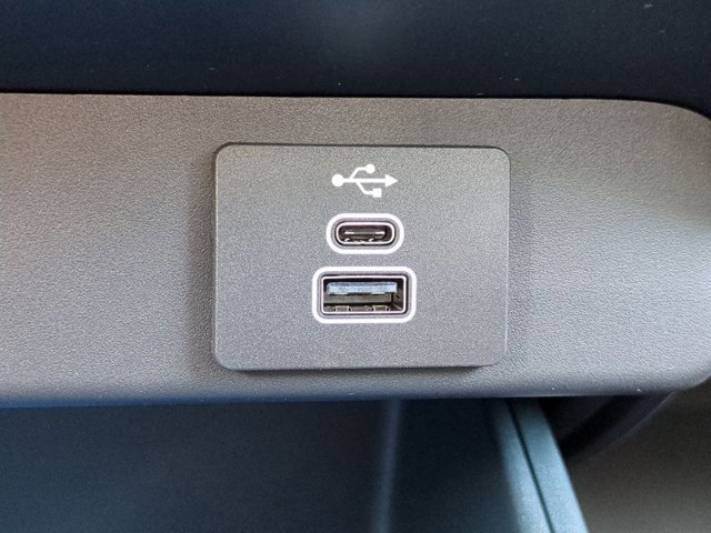 New 2025 Ford Maverick XLT w/ XLT Luxury Package image 21