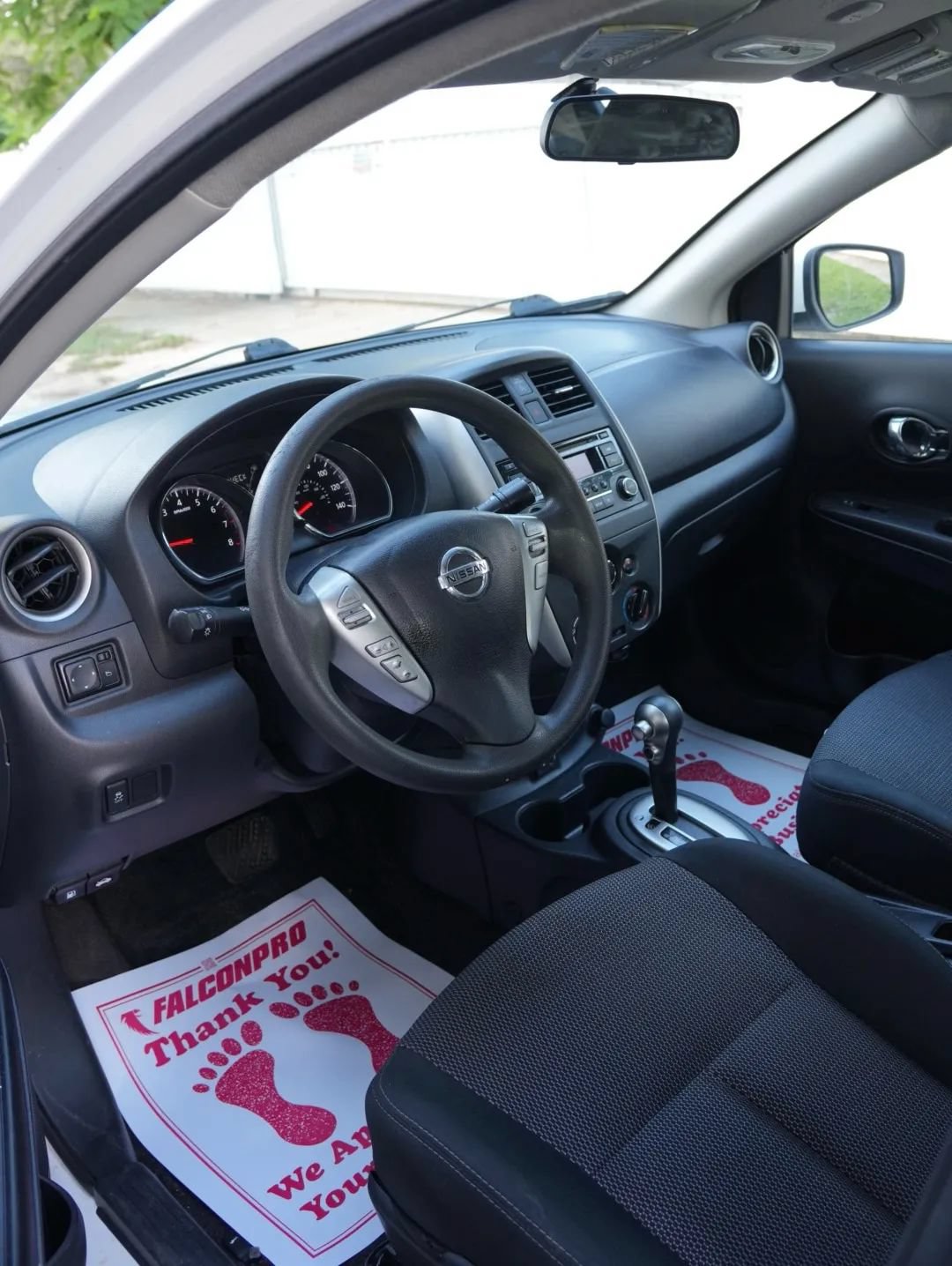 Used 2018 Nissan Versa SV FWD image 9