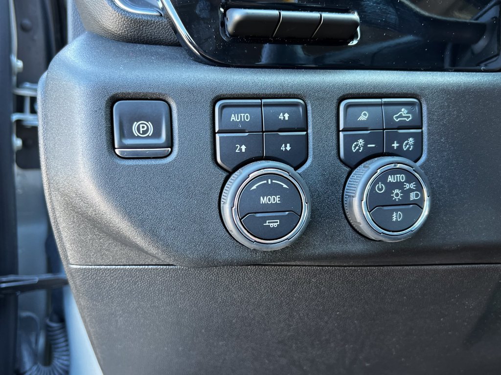 Used 2025 Chevrolet Silverado 3500 LTZ w/ LTZ Premium Texas Edition AWD/4WD image 25