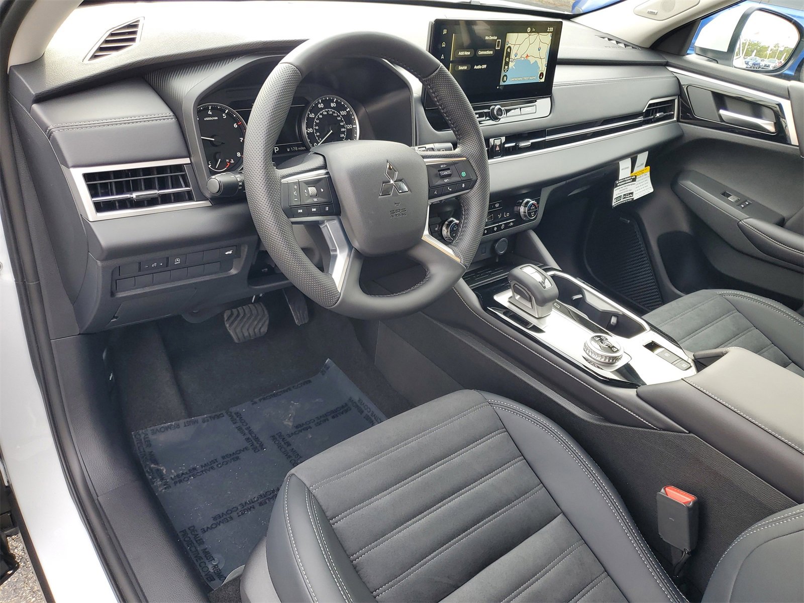 New 2026 Mitsubishi Outlander SE image 6