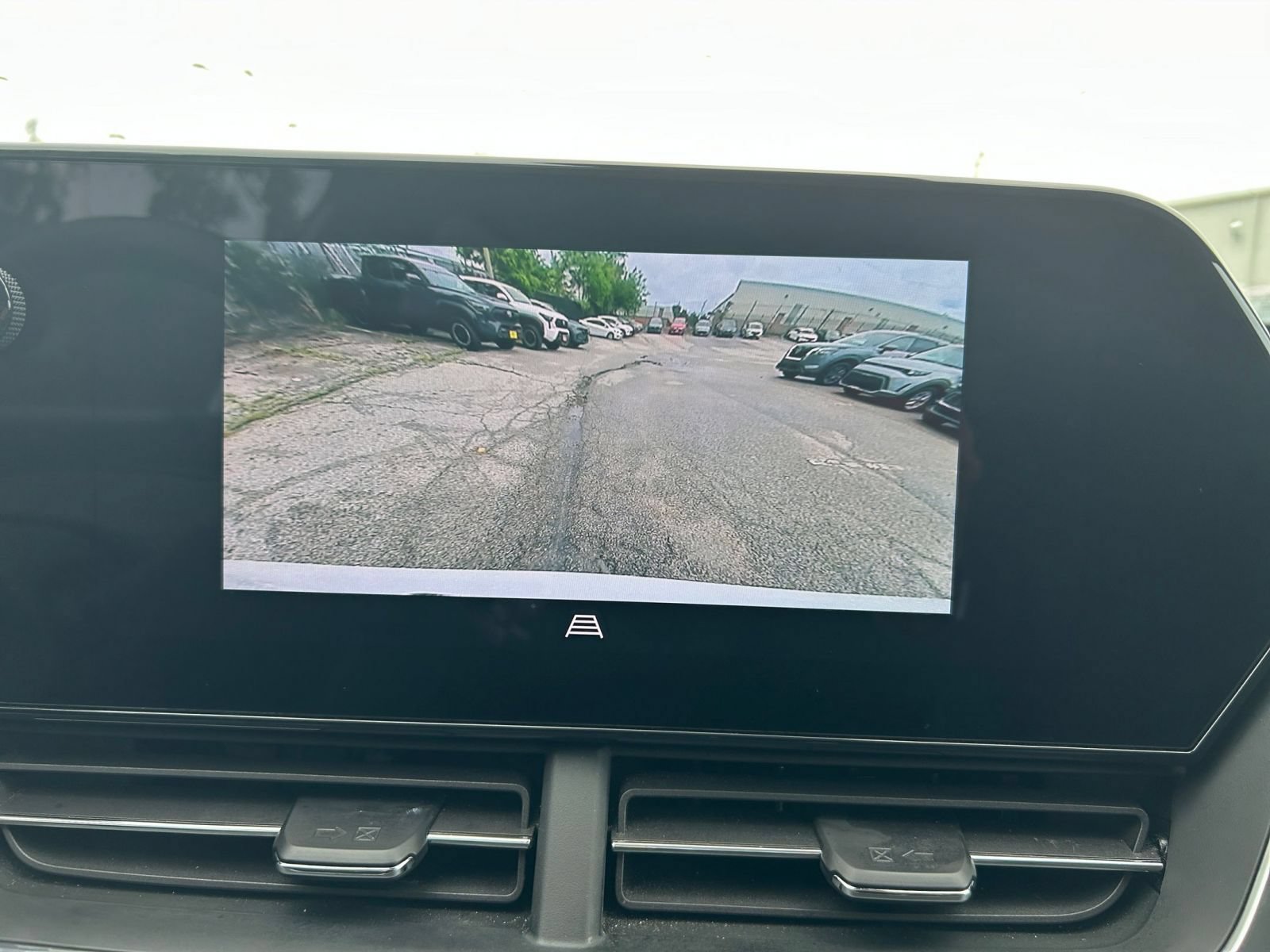 Used 2025 Chevrolet Trax LT FWD image 20