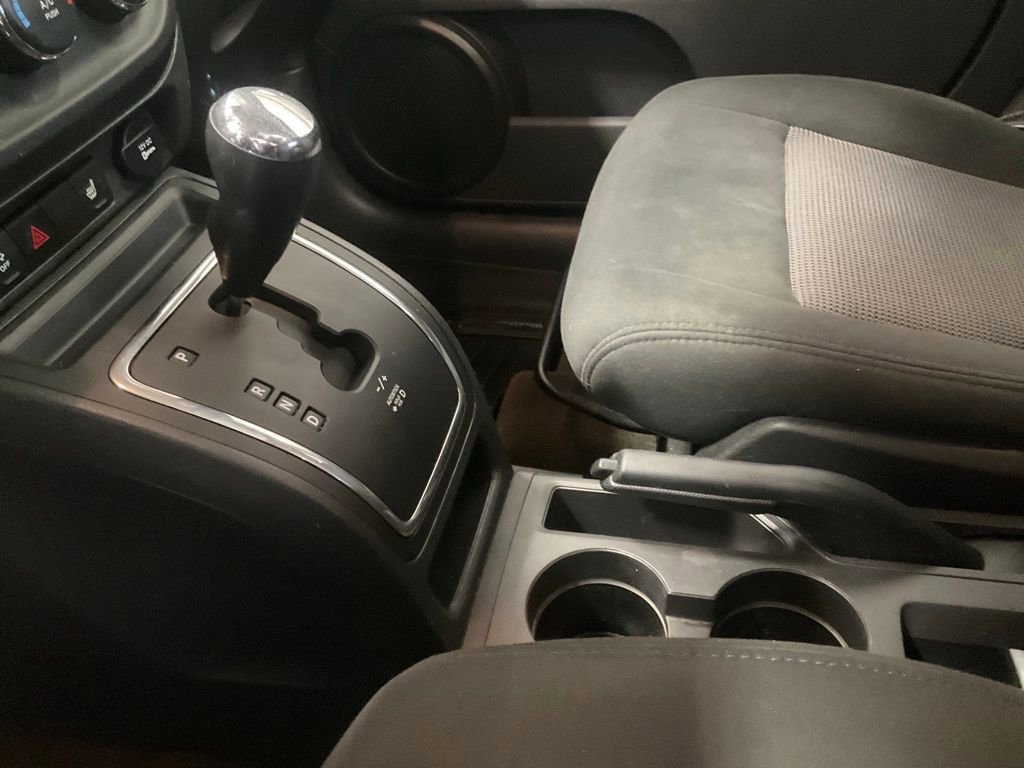 Used 2014 Jeep Patriot Latitude w/ Sun/Sound Group AWD/4WD image 21