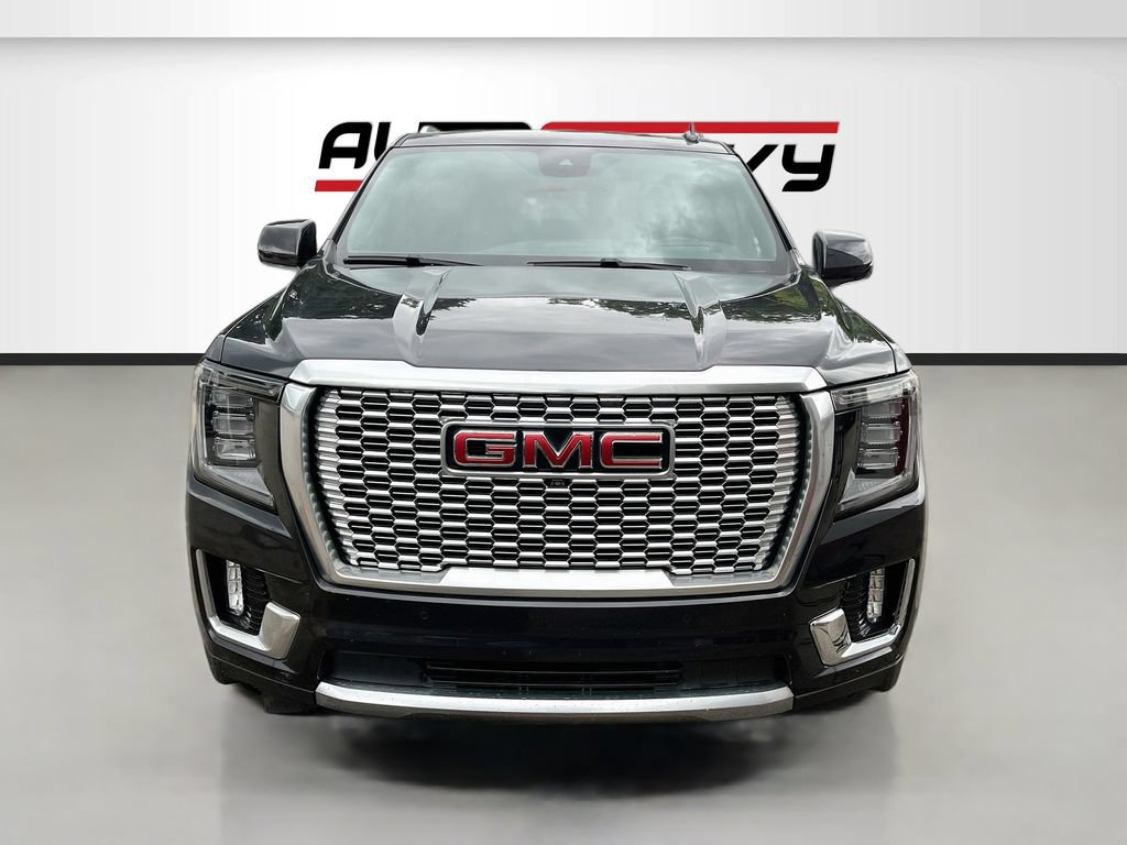 Used 2023 GMC Yukon XL Denali w/ Advanced Technology Package AWD/4WD image 2