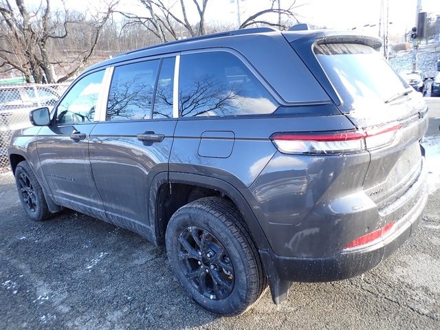 New 2026 Jeep Grand Cherokee Altitude image 3
