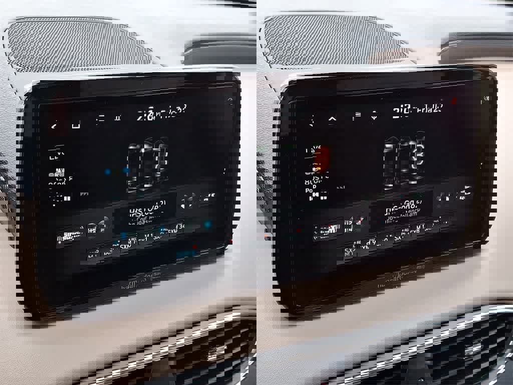 Used 2021 Hyundai Santa Fe Limited image 19