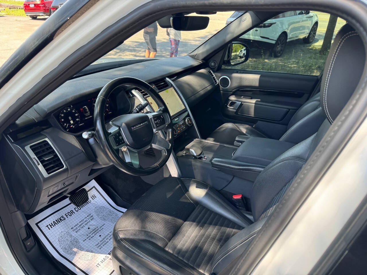Used 2022 Land Rover Discovery S AWD/4WD image 9