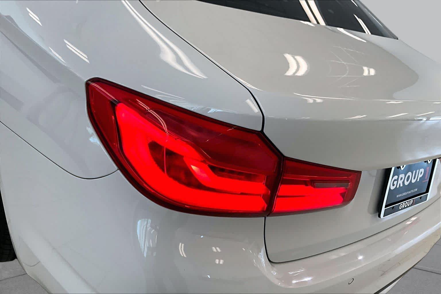 Used 2019 BMW 540i w/ Convenience Package RWD image 26