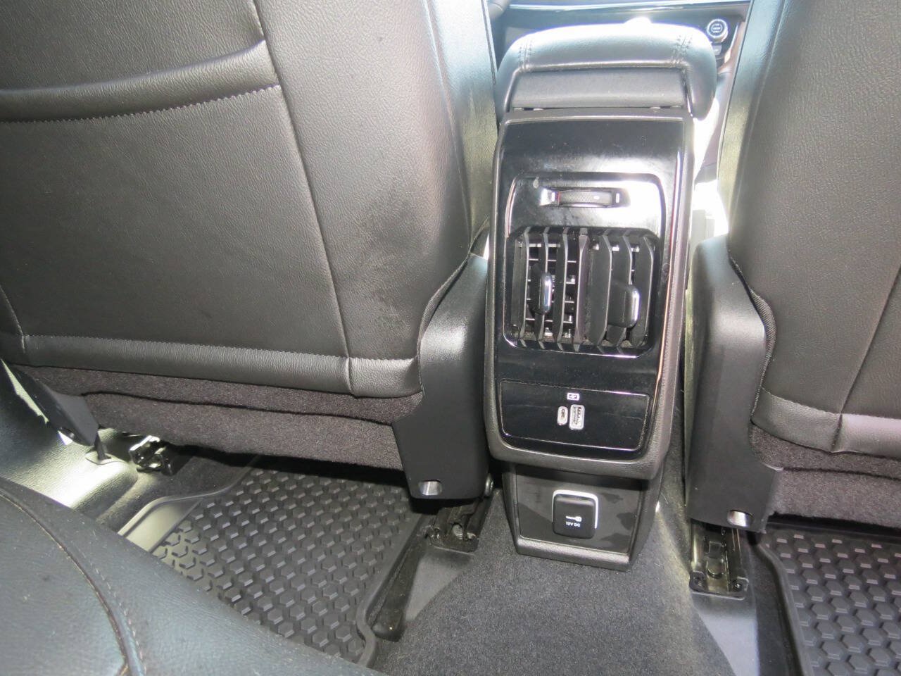 Used 2025 Jeep Compass Trailhawk w/ Trailhawk Convenience Group AWD/4WD image 23