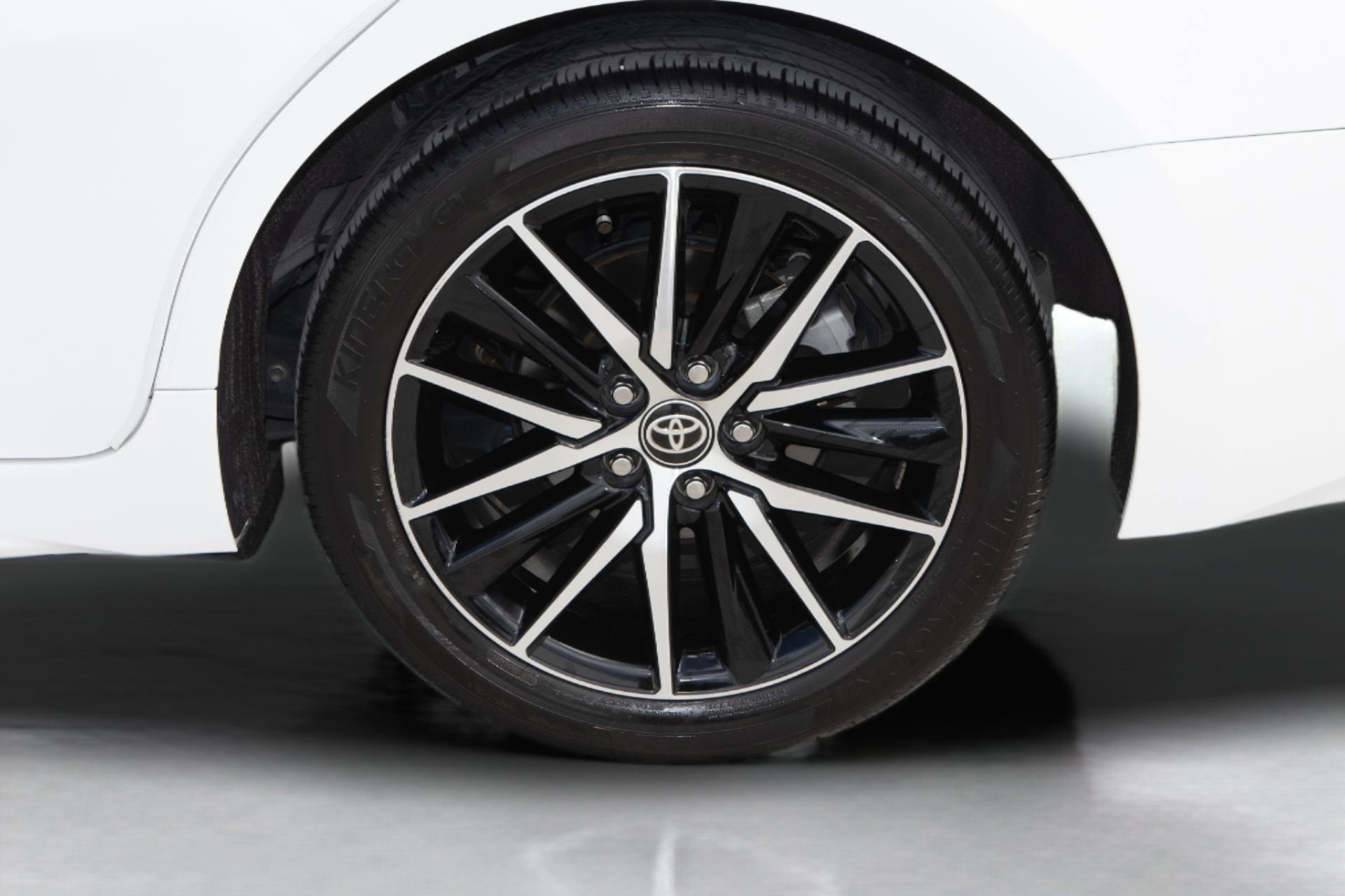 Used 2023 Toyota Camry SE image 33