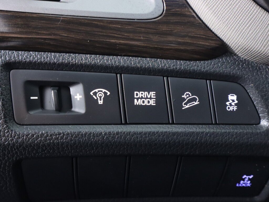 Used 2018 Hyundai Santa Fe Sport AWD/4WD image 10