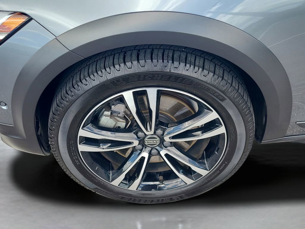 Used 2019 Volvo V90 T5 Cross Country w/ Advanced Package image 10