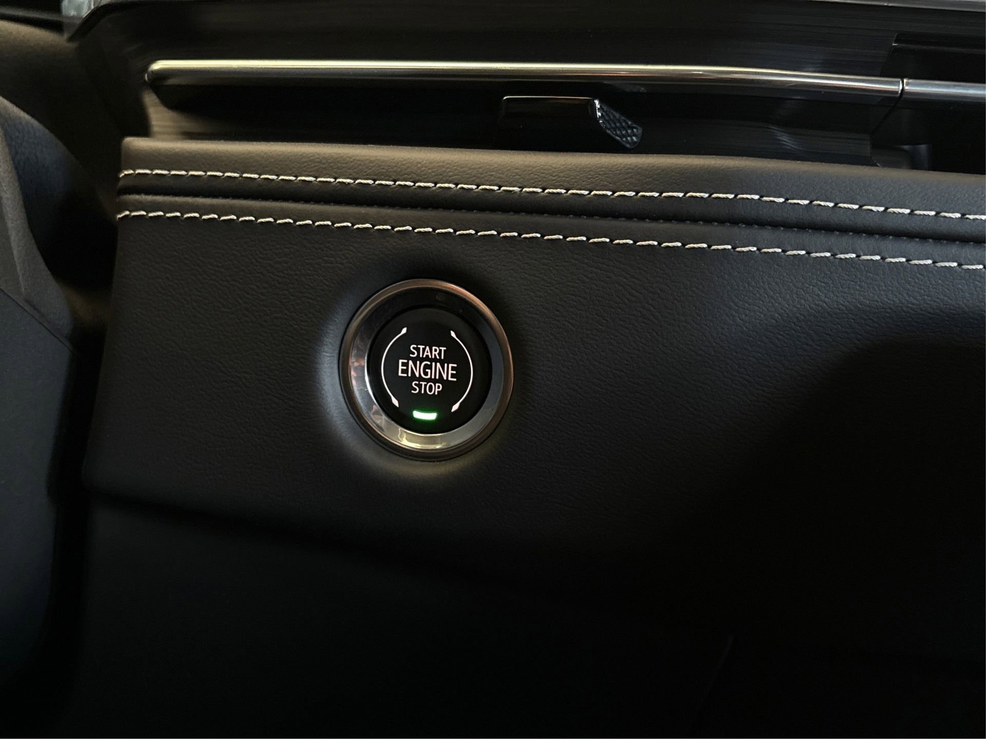 New 2026 Cadillac Escalade ESV Platinum Sport w/ LPO, ONYX Package image 26