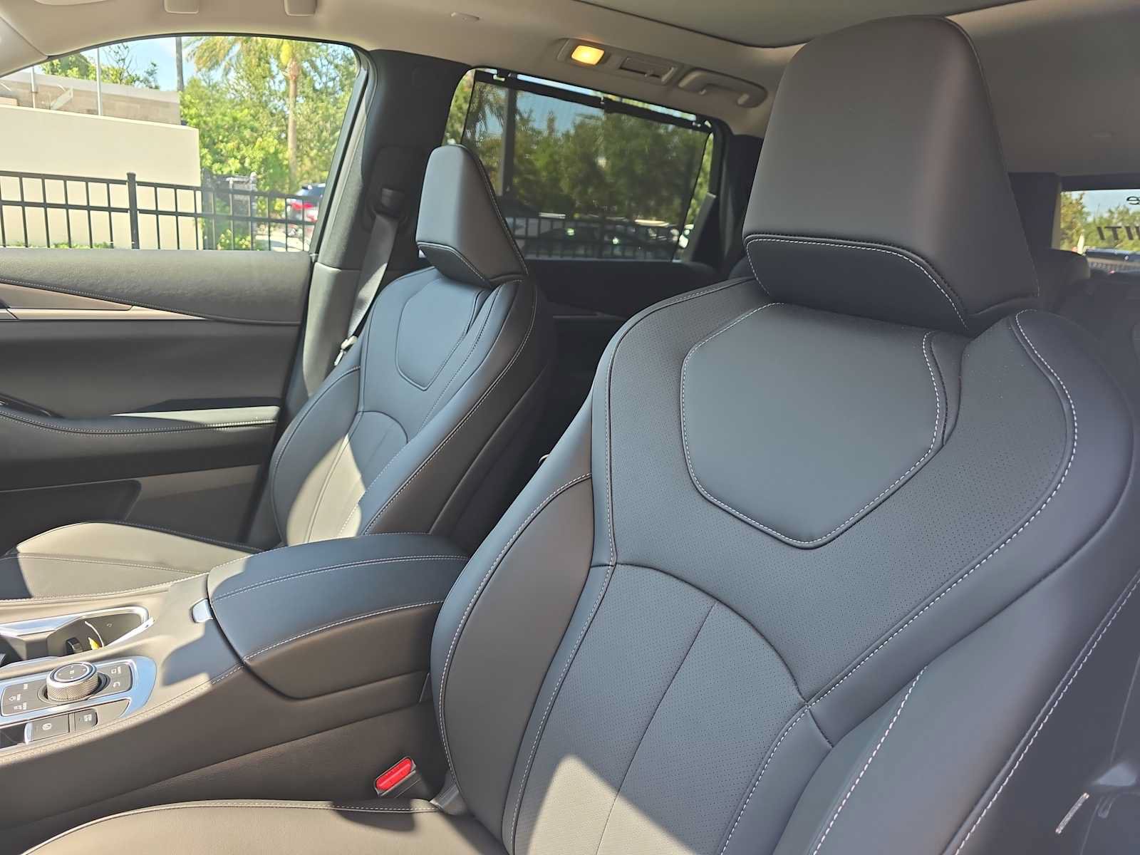 Certified 2026 INFINITI QX60 Luxe w/ Cargo Package FWD image 17