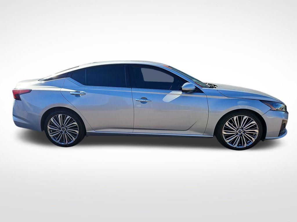 Used 2023 Nissan Altima 2.5 SL FWD image 6