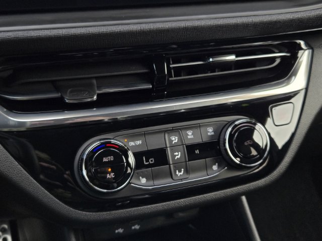 Used 2024 Buick Envista Sport Touring w/ Convenience I Package FWD image 23
