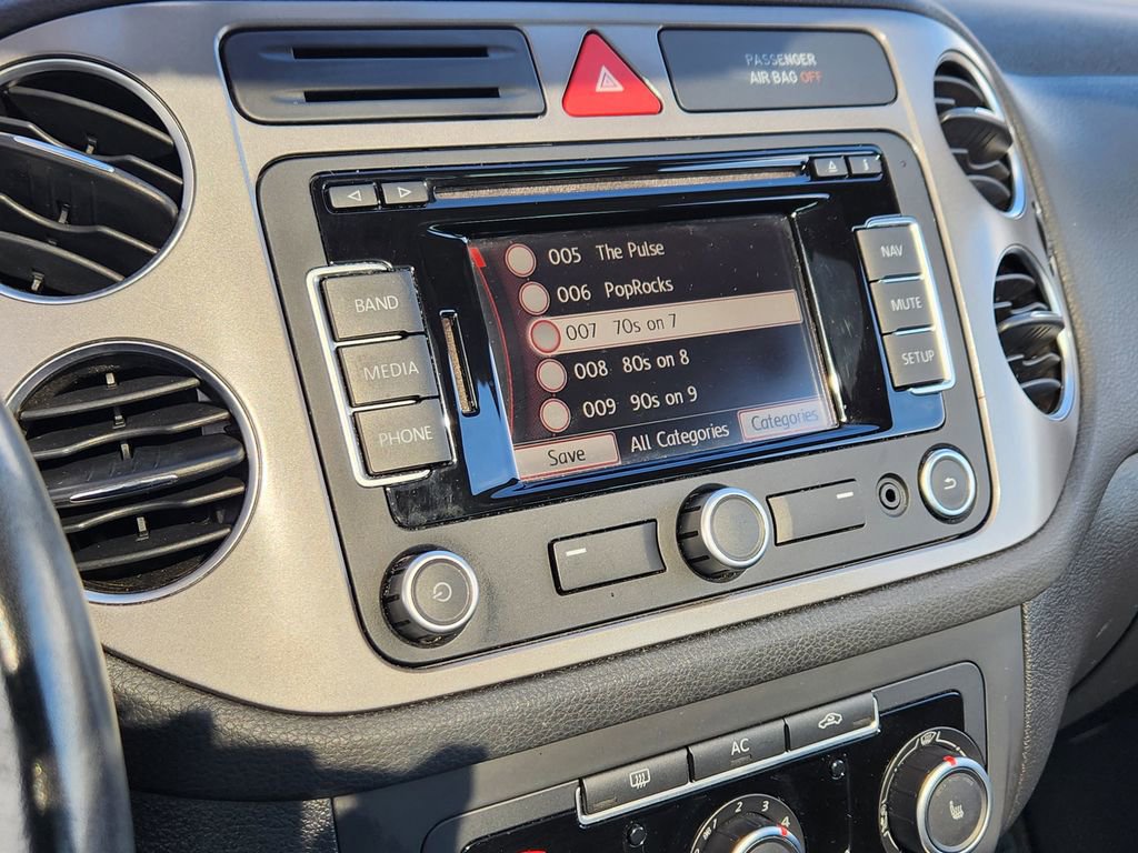 Used 2011 Volkswagen Tiguan SE image 7