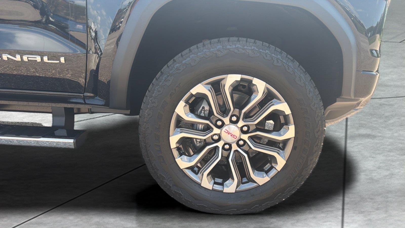 New 2026 GMC Canyon Denali AWD/4WD image 24