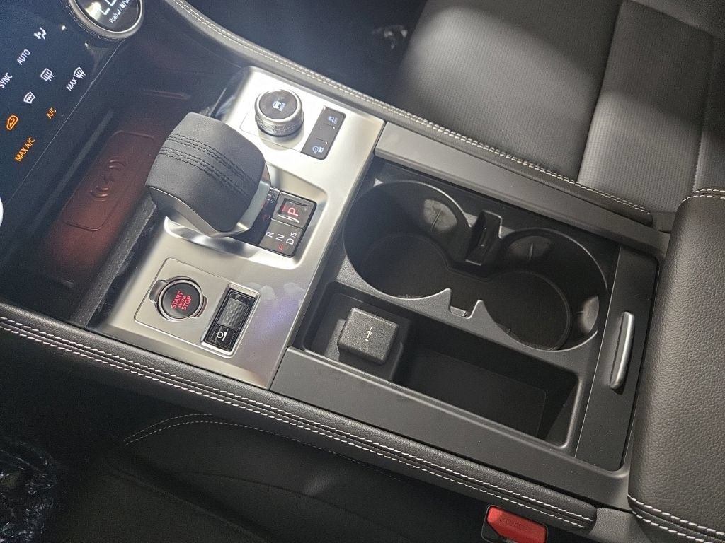 New 2026 Jaguar F-PACE R-Dynamic S AWD/4WD image 13
