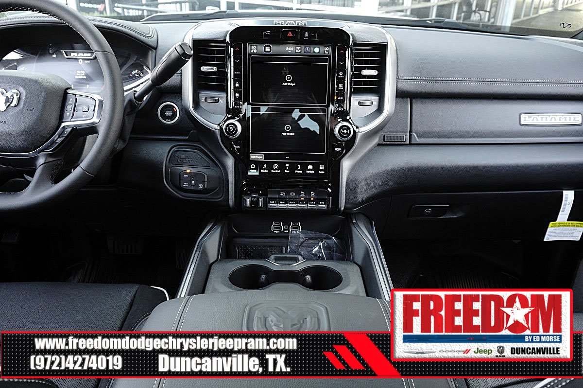 New 2026 RAM 4500 4x4 Crew Cab DRW w/ Laramie Trim Package image 19