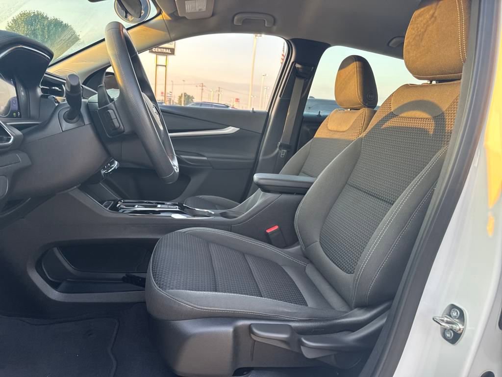 Used 2023 Chevrolet Bolt EUV LT image 16
