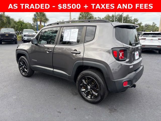 Used 2017 Jeep Renegade Latitude w/ Safety & Security Group FWD image 4