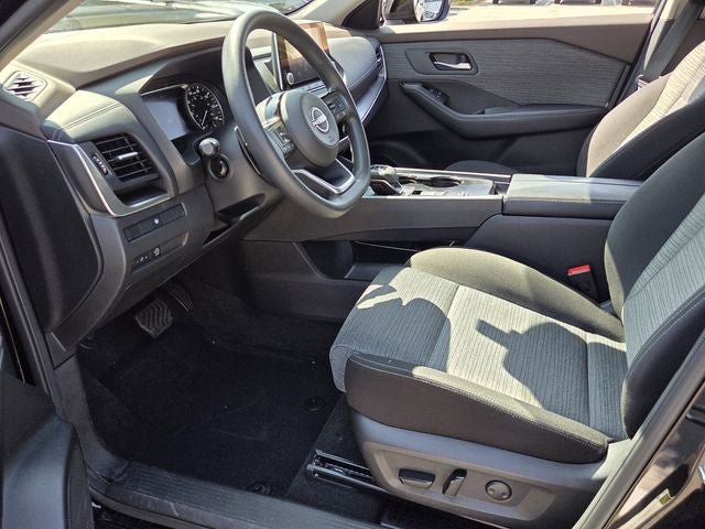 Used 2023 Nissan Rogue SV FWD image 12
