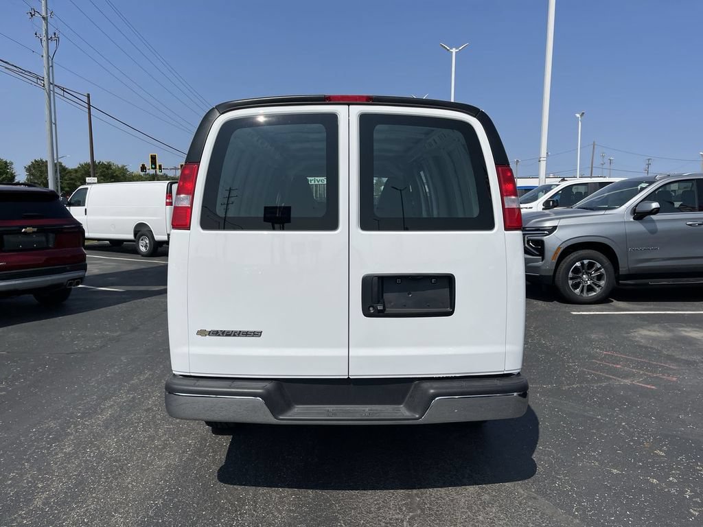New 2025 Chevrolet Express 3500 Extended w/ Driver Convenience Package RWD image 4