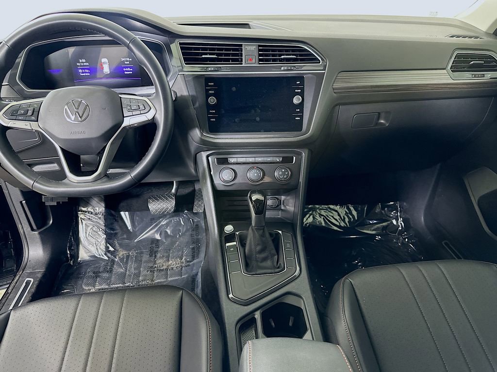Used 2024 Volkswagen Tiguan Wolfsburg Edition image 19