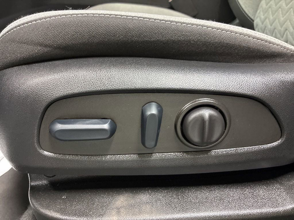 Used 2022 Chevrolet Equinox LS w/ LS Convenience Package AWD/4WD image 10