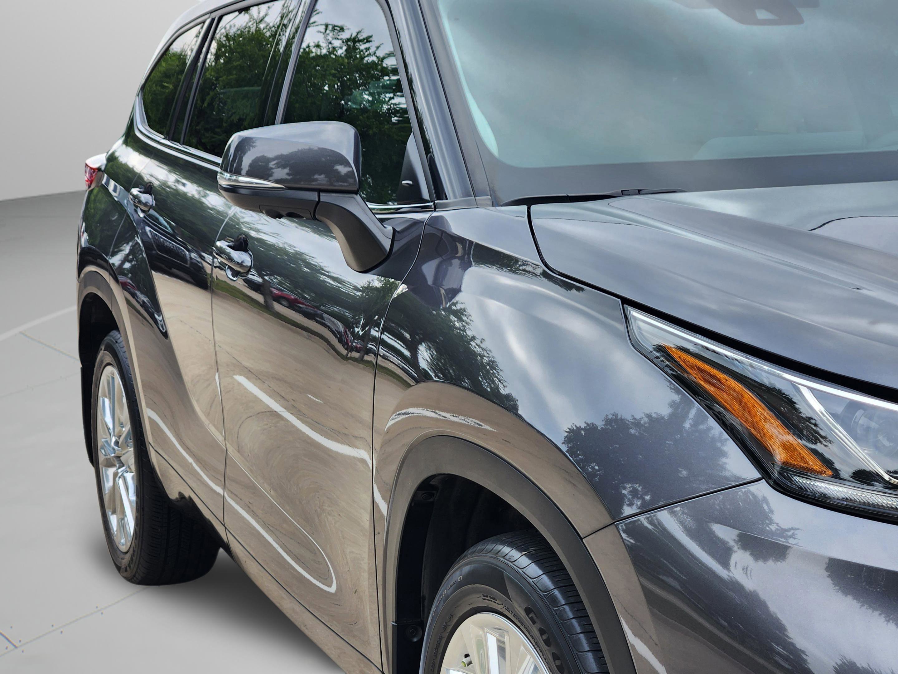 Used 2023 Toyota Highlander Limited FWD image 38