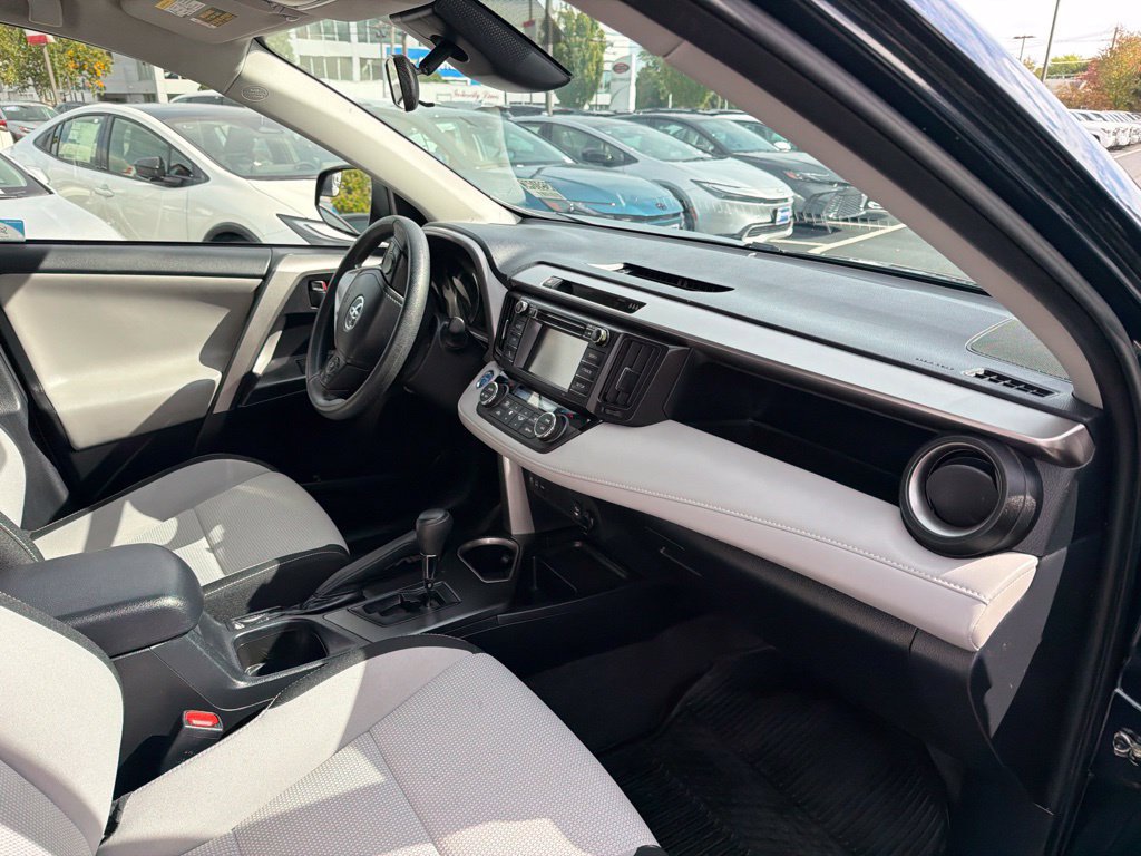 Certified 2018 Toyota RAV4 LE AWD/4WD image 11