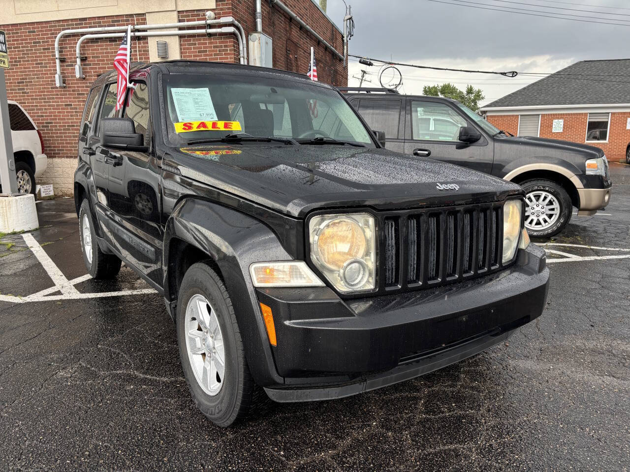 Used 2009 Jeep Liberty Sport AWD/4WD image 2