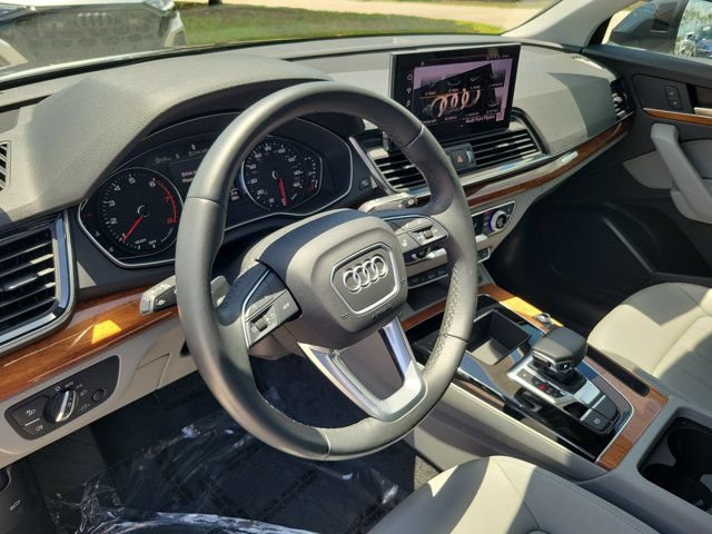 Certified 2023 Audi Q5 2.0T Premium w/ Convenience Package AWD/4WD image 17