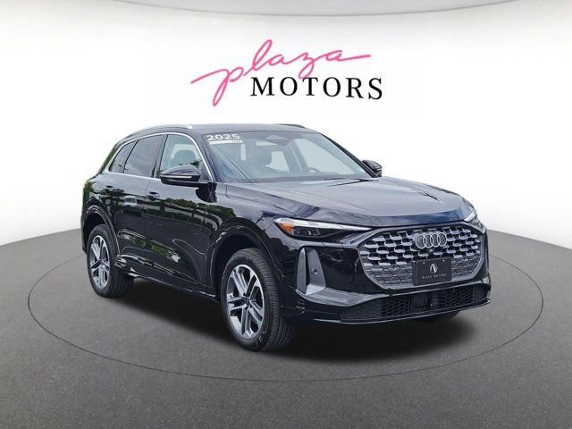 Certified 2025 Audi Q5 Premium w/ Convenience Package AWD/4WD image 3