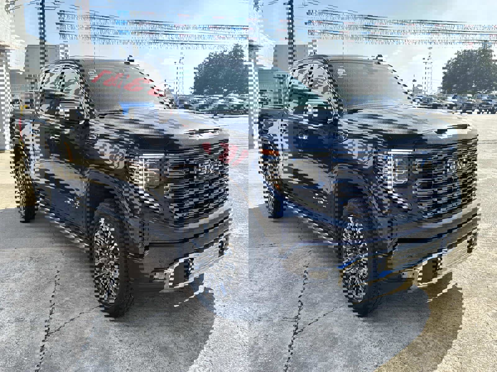 Used 2025 GMC Sierra 1500 Denali Ultimate image 2