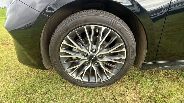 Used 2023 Kia Forte GT-Line w/ GT-Line Premium Package image 9