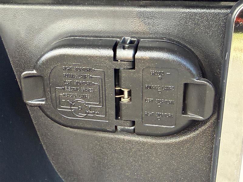 Used 2024 Toyota Tacoma SR image 13